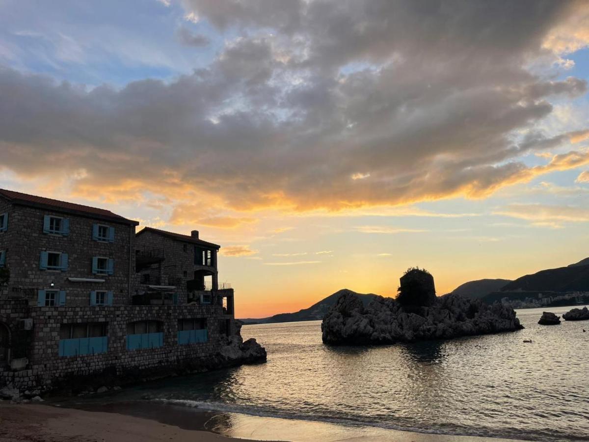 Przno Luxury Apartments Sveti Stefan Bagian luar foto
