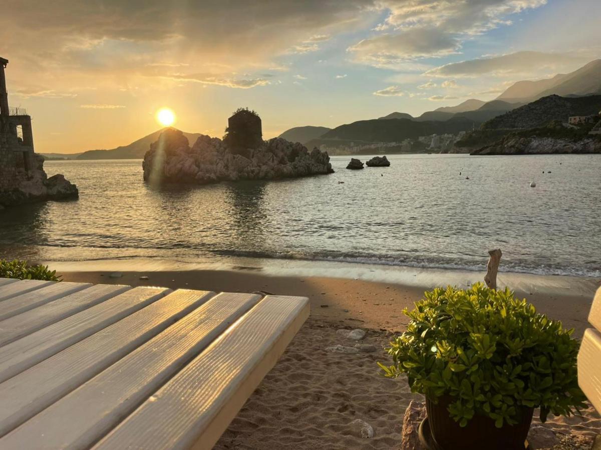Przno Luxury Apartments Sveti Stefan Bagian luar foto