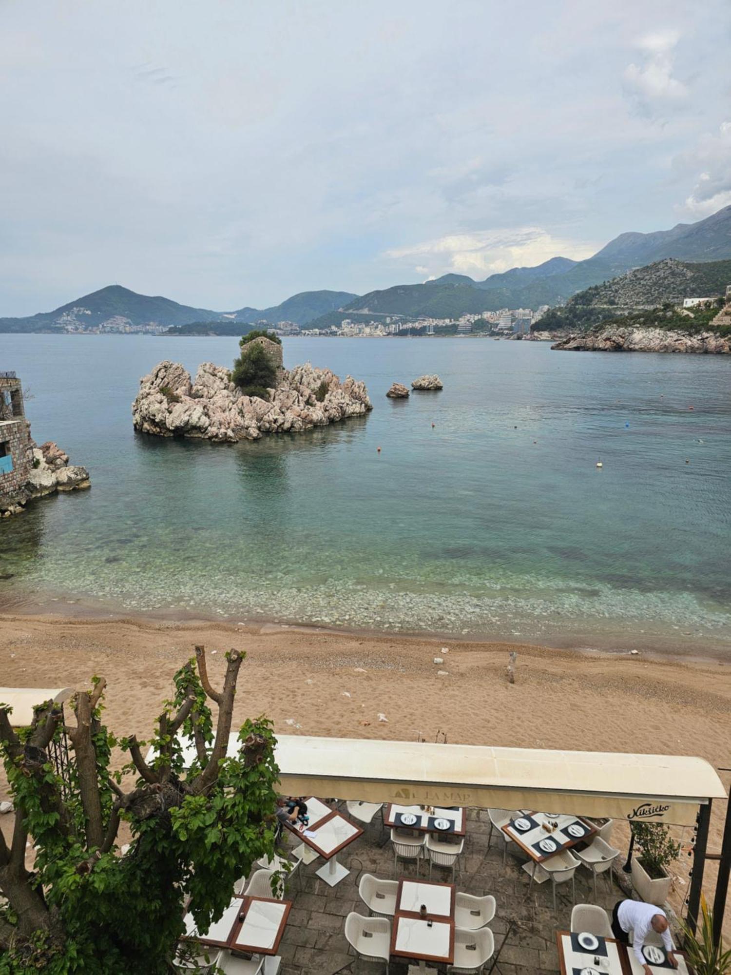 Przno Luxury Apartments Sveti Stefan Bagian luar foto