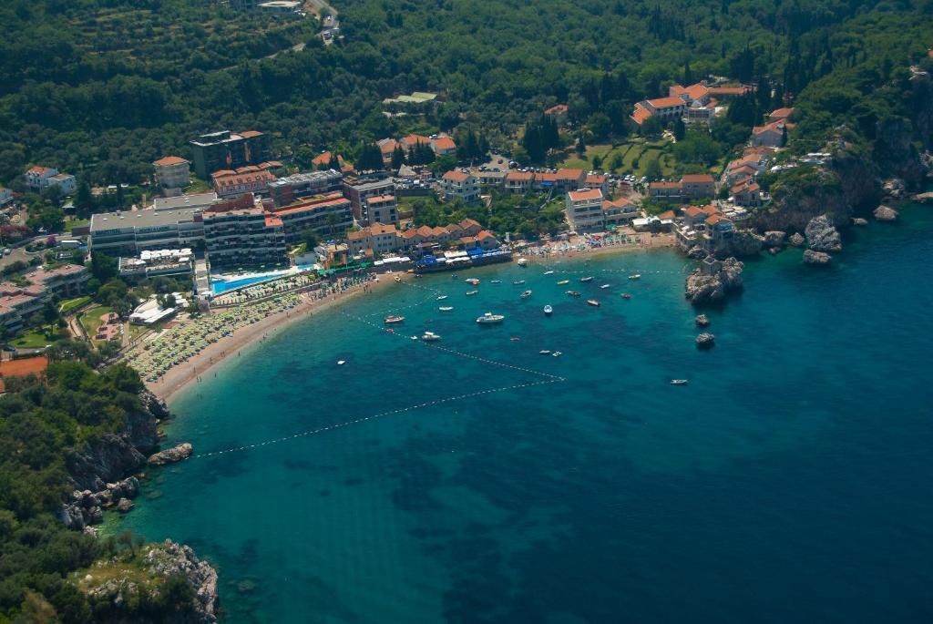 Przno Luxury Apartments Sveti Stefan Bagian luar foto